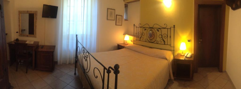 Hotel Palazzo Brunamonti Bevagna Exterior photo